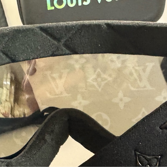 Gently used Men’s Louis Vuitton Designer Ski Goggles Monogram LV - Picture 4 of 8
